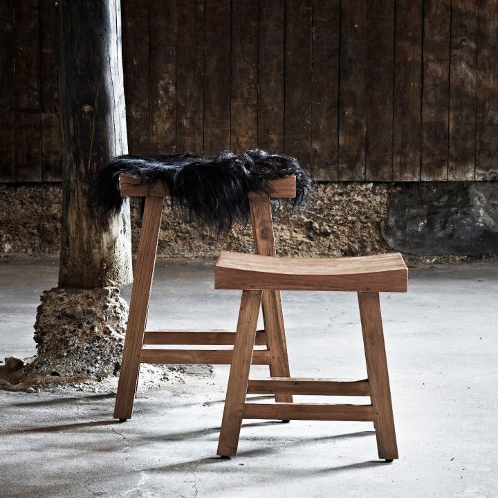 Tabouret en teck massif ancien