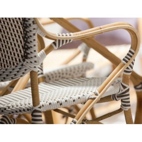Fauteuil de jardin en rotin naturel et résine tressée Fauteuil de jardin en rotin naturel et résine tressée