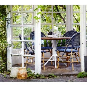 Chaise en rotin naturel et résine tressée empilable, Sofie