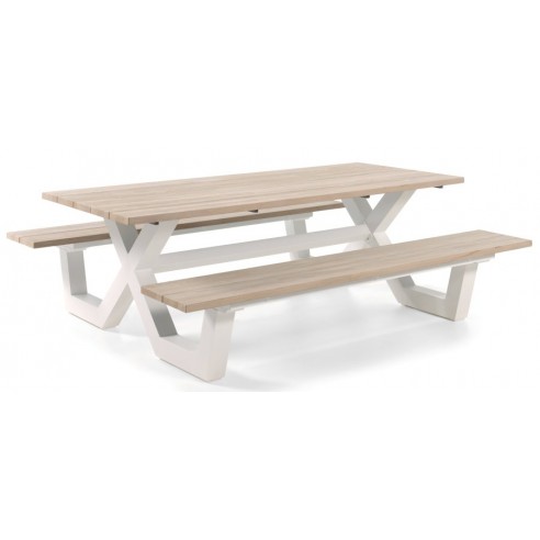 Table pique-nique avec bancs en teck massif et pieds en aluminium, Bonucci Table pique-nique avec bancs en teck massif et pieds en aluminium, Bonucci