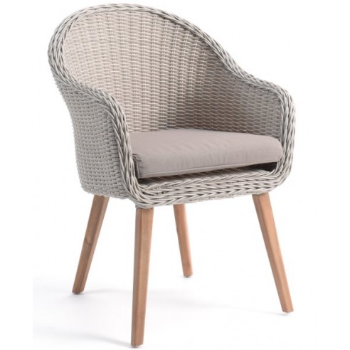 Chaise en résine tressée ronde avec un coussin et des pieds en teck, Far Chaise en résine tressée ronde avec un coussin et des pieds en teck, Far