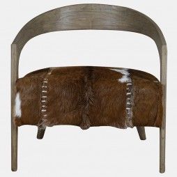 Fauteuil en bois et coussin en peau