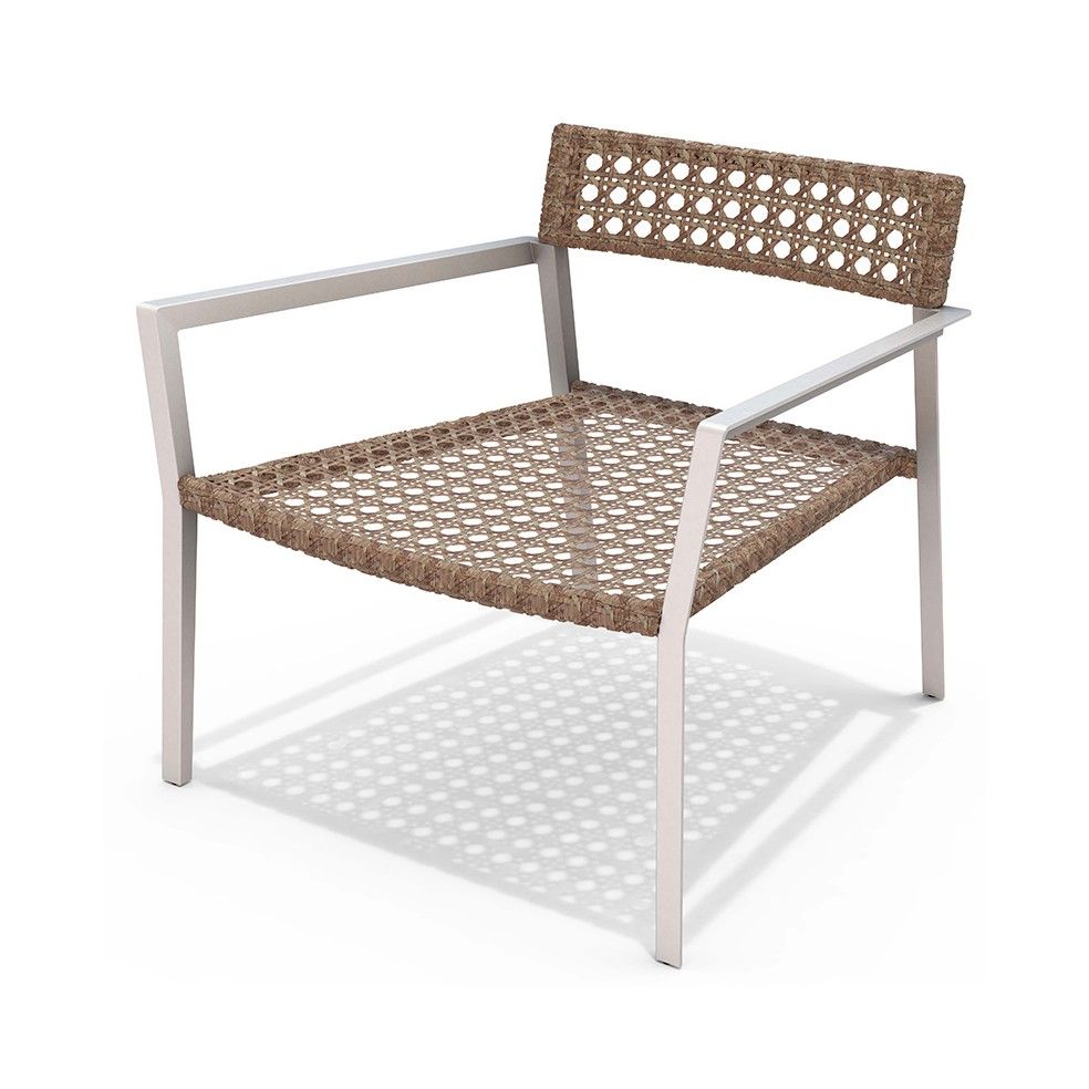 Fauteuil bas en alu avec résine tressée façon cannage Fauteuil bas en alu avec résine tressée façon cannage