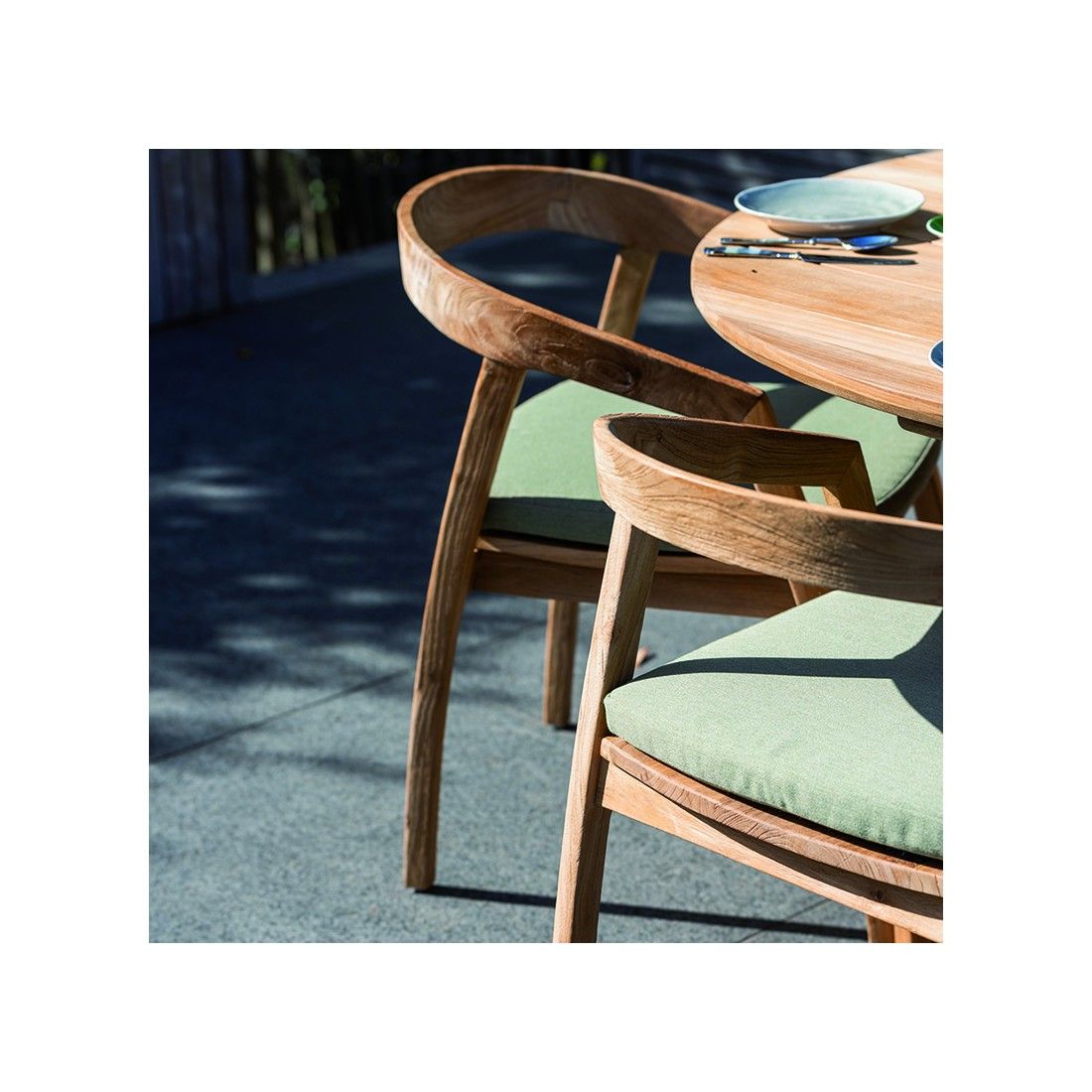 Fauteuil de table design en teck