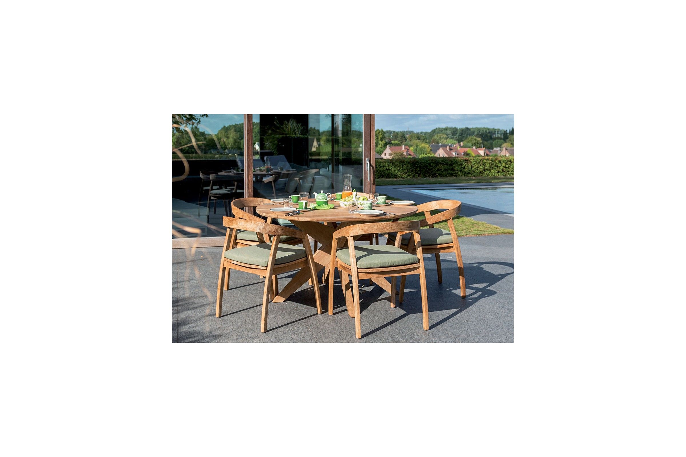 Table de jardin ronde en teck massif d 135 ou 165 cm Java Table de jardin ronde en teck massif d 135 ou 165 cm Java
