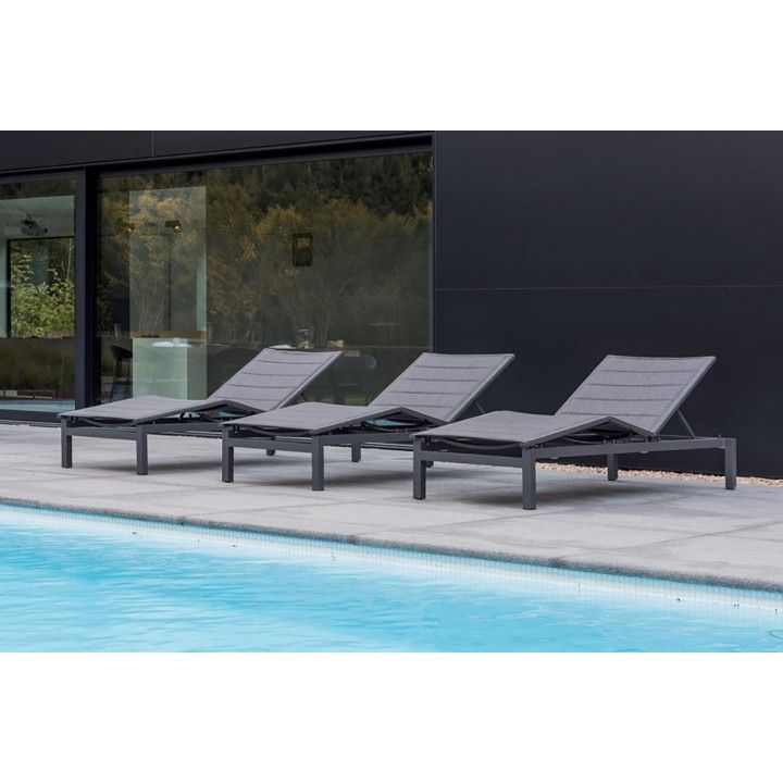 Lit bain de soleil design et réglable en textilène matelassé et alu, Tremezzo