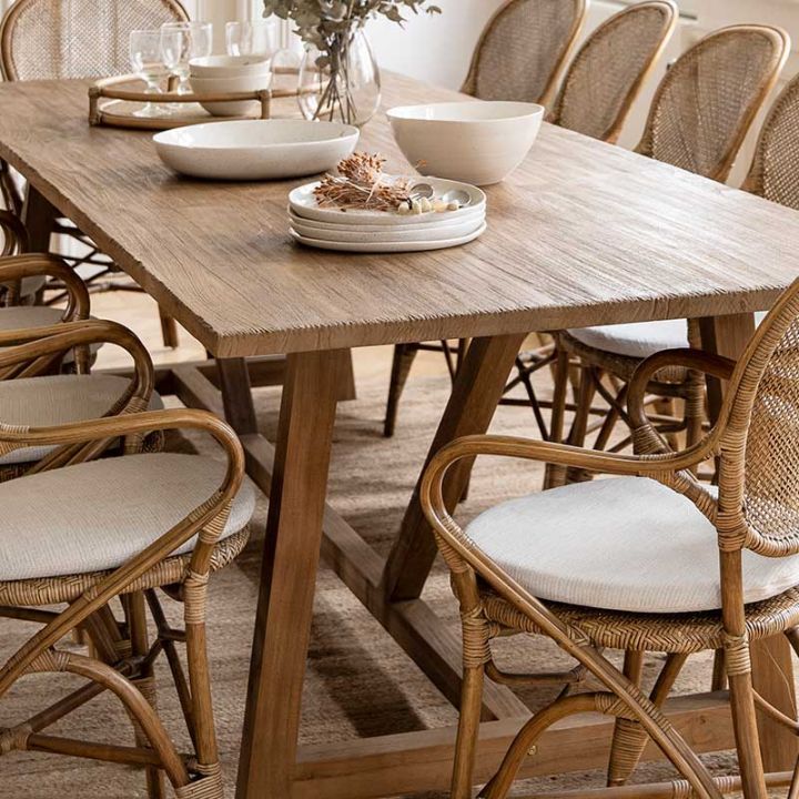 Table intérieure en teck