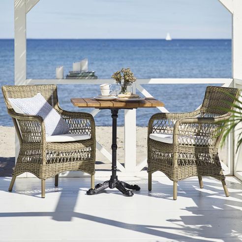 Table de bar carrée 70 cm en teck et pieds en fonte Table de bar carrée 70 cm en teck et pieds en fonte