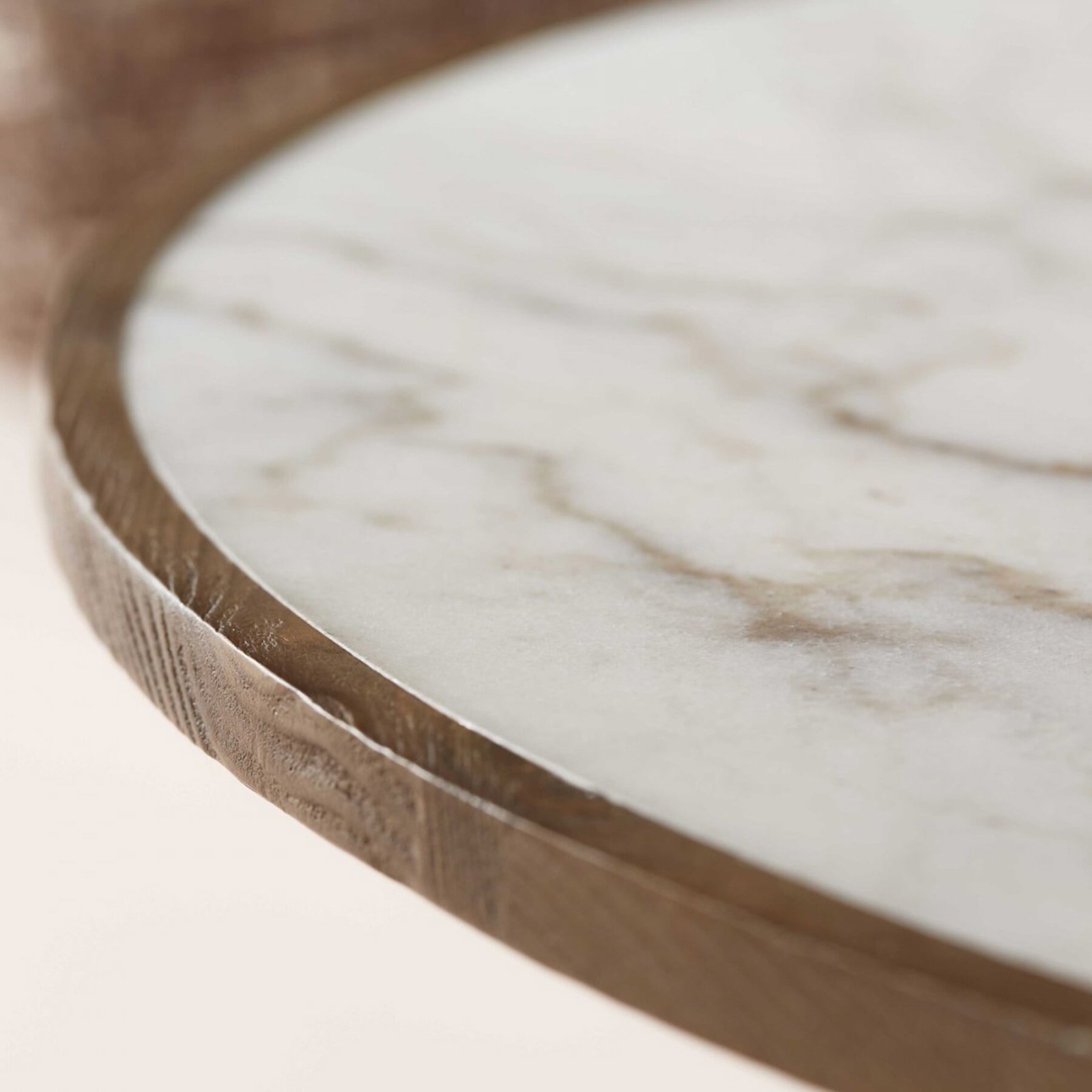 Table basse Mafra marbre blanc et chêne massif - Signature Table basse Mafra marbre blanc et chêne massif - Signature