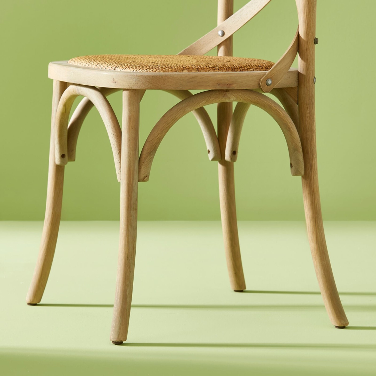 Lot de 2 chaises bistrot oxydée en chêne massif - Signature Lot de 2 chaises bistrot oxydée en chêne massif - Signature