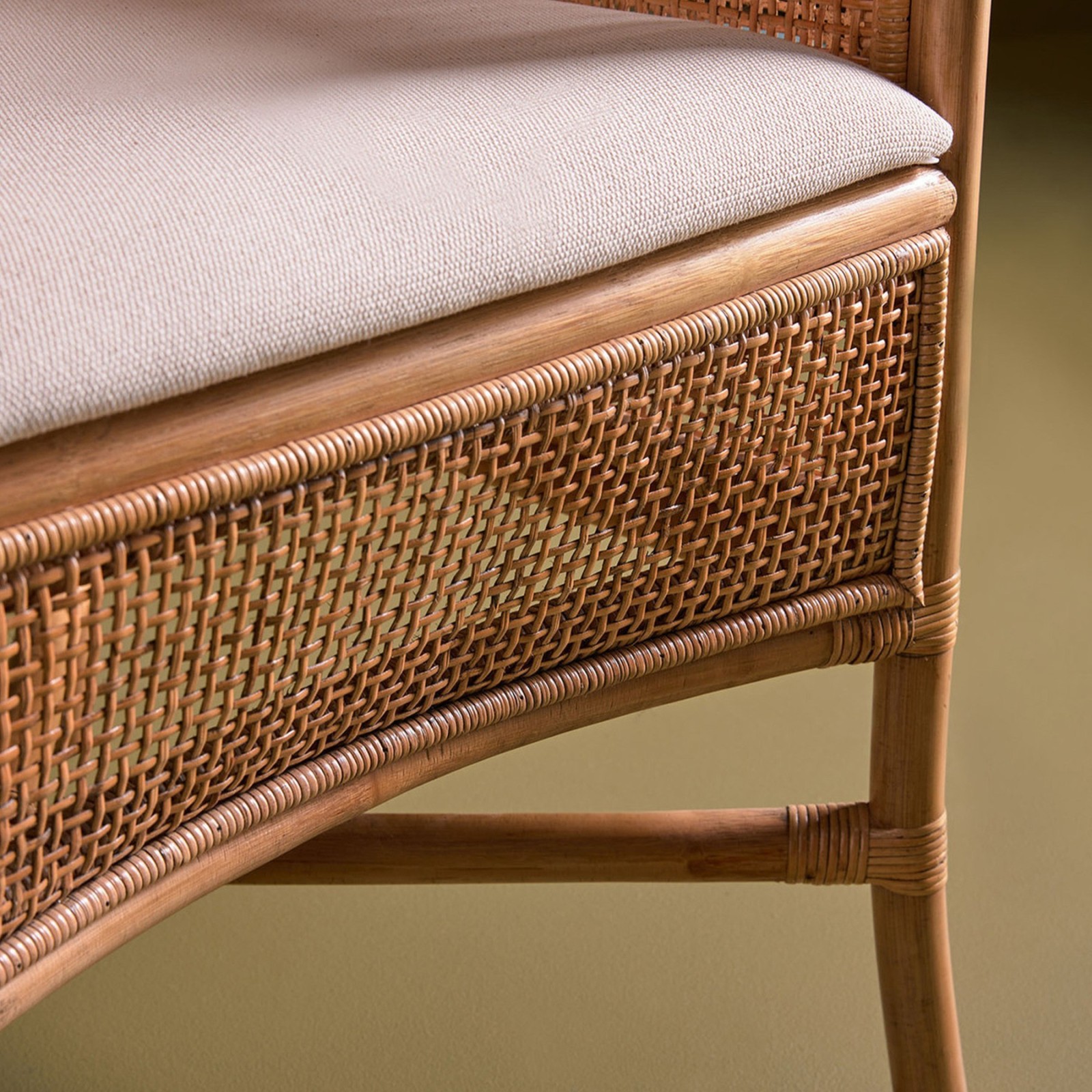 Fauteuil rotin avec coussin Maurice - Signature Fauteuil rotin avec coussin Maurice - Signature