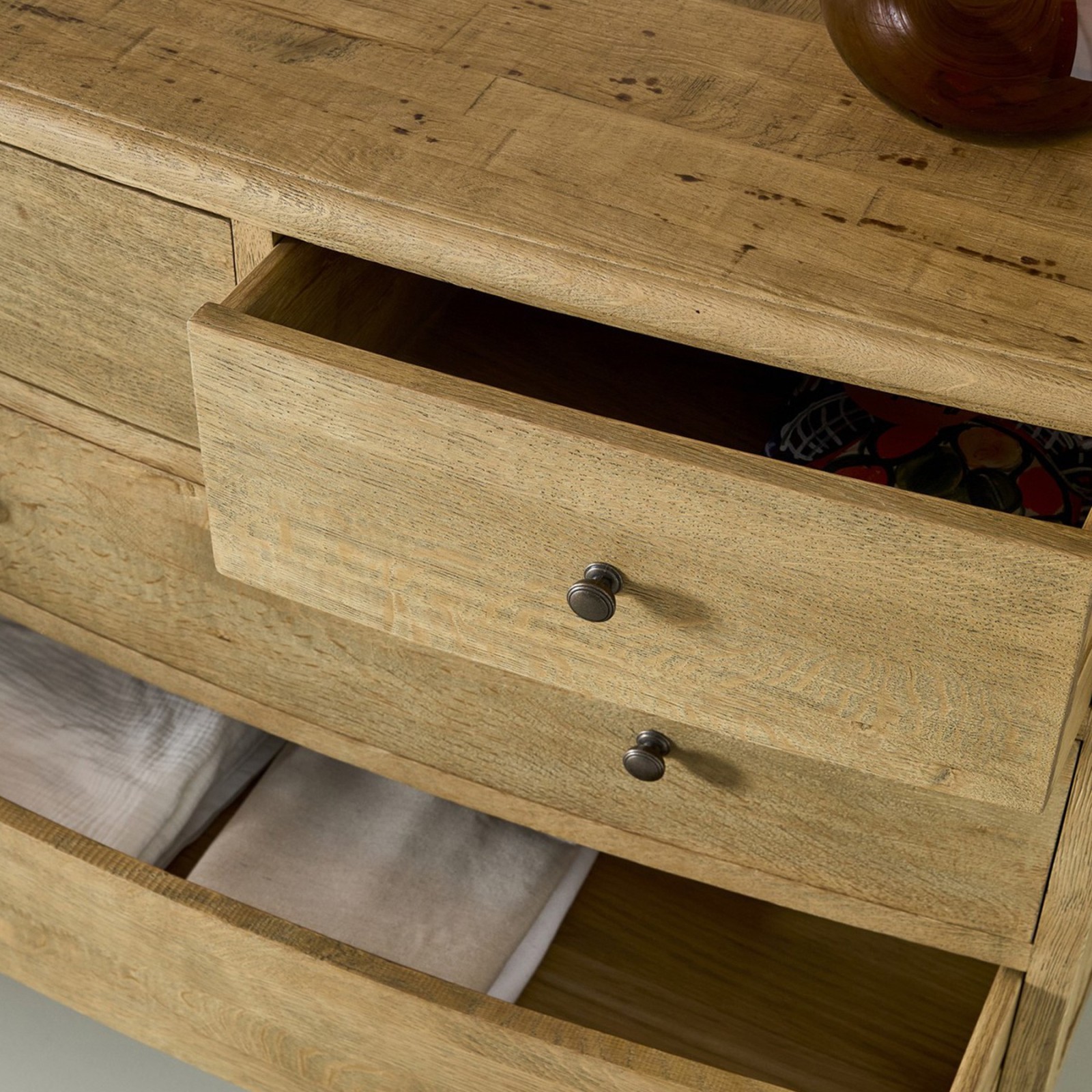 Commode chêne clair Saumur en chêne massif - Signature
