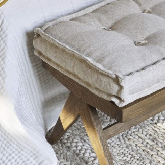 Banc en bois avec matelas en lin Mena