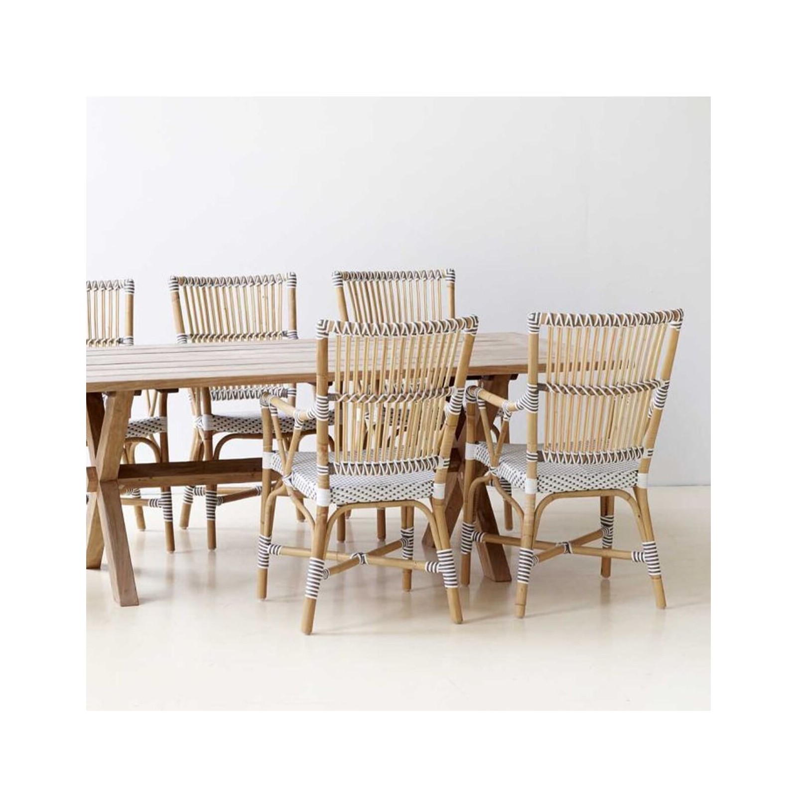 Fauteuil repas en rotin, Monique