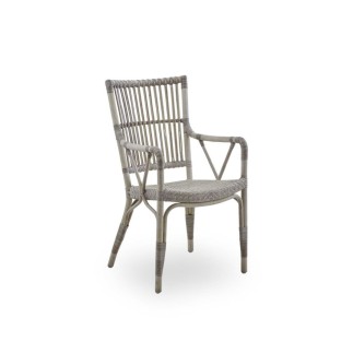 Fauteuil en rotin pour la salle à manger, Piano