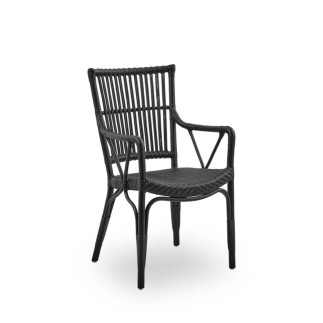 Fauteuil en rotin pour la salle à manger, Piano