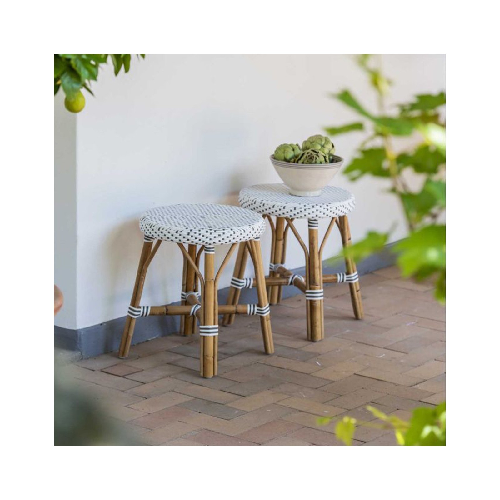 Tabouret en rotin naturel et résine tressée Simone Tabouret en rotin naturel et résine tressée Simone