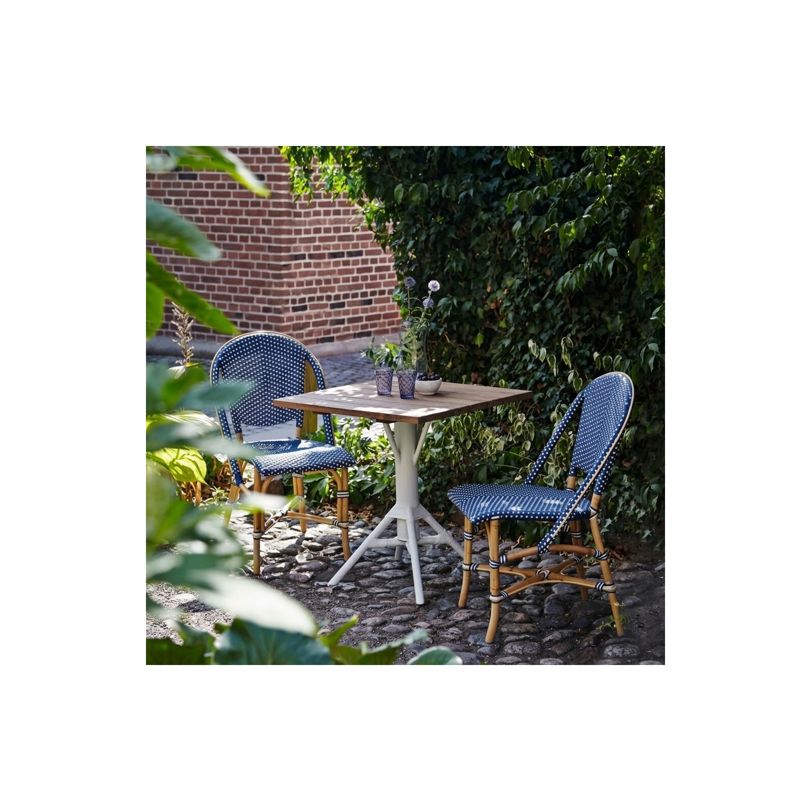 Chaise en rotin naturel et résine tressée empilable, Sofie Chaise en rotin naturel et résine tressée empilable, Sofie