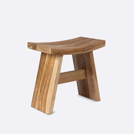 Tabouret incurvé en teck massif